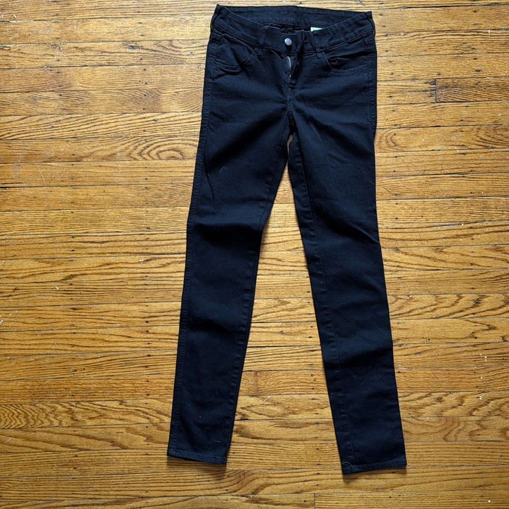 Skinny jeans in black from H&M, only a few years old, hardly worn.